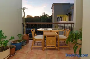 LUXURY Apartment Studio PORT DOUGLAS 65 SQ MTRS and Bath - Image 3