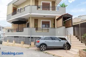 Miranda's Apartments - Image 1