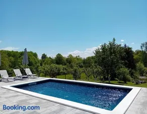 Spa & Heated Pool Holiday House - Šumska vila - Image 1