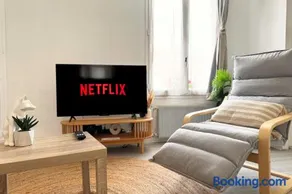 Grace Even's Loft - Charme Médiéval & Confort Moderne - Wi-Fi Fibre, Netflix & Cuisine Équipée - Séjour Idéal en Duo ou Solo - Image 3