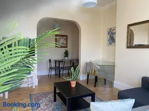 Large Bright apartment - Image 3