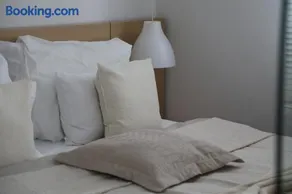 Elegant Cozy Apartment - Image 5