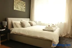 AM City Apartment 24h Self-Check-In, Free Parking, U-Bahn 350m, Netflix - Image 1