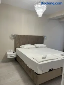 DELUXE APARTAMENTS DARIS-free parking - Image 3