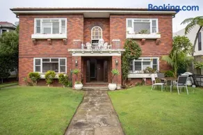 Simple 1BR in Prime Vaucluse Near Shops & Bus - Image 1