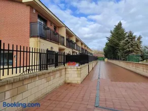 EN EL CORAZON DEL BARRIO DE LA ESTACIÓN - Image 3