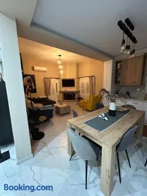 Silver House - Image 3