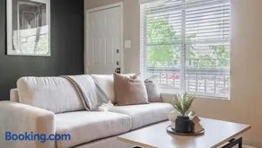 Landing Modern Apartment with Amazing Amenities (ID9665X12) - Image 4