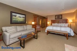 A119 Studio Lake View - Image 2