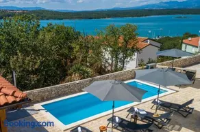 Villa CAPRI with heated pool and sea view on Krk island - Image 2