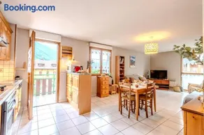 Slow Chalet Thônes lake & mountain 15 min to ski lift balcony parking - Image 1