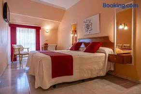 Hotel Diana Centro Ciudad - Image 1