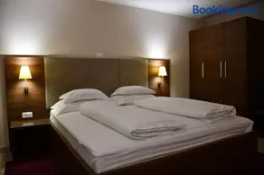 Modern guest rooms with rural charm - Image 1