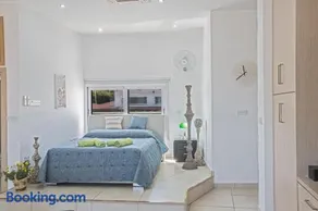 Pallini Court - Image 3