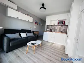 Studio terrasse et parking privé - Image 2