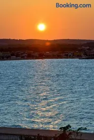 Sunset Deluxe Villa - Image 5