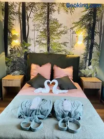 Le Boudoir de Margot - Image 1