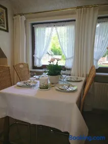 Spettacolare casa adatta alle famiglie con griglia, terrazza e giardino - Image 2