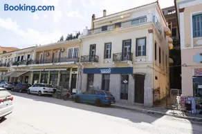 Enalios Apt #2- Spacious Flat in the Heart of Town - Image 5