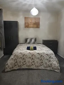 4 Bed room house near NTU Clifton campus - Image 5