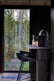 Luxury Forest Cabin with Hot Tub - Image 2