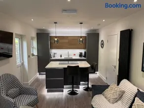 Field Apartment - Image 1