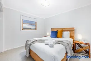 Mia Springs Pool Oasis in Heathcote Wine Country - Image 2