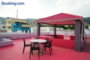 Hill View Paradise - A luxurious 2bhk's & Private Rooms Near Bhudevi Complex TTD Ticket Counter Alipiri - Image 4