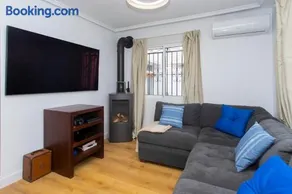 Three bedroom house in Orihuela costa - Image 4