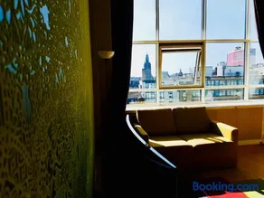 Glasgow City Center Flat with Parking - Image 5