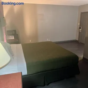 Deluxe inn - Image 2