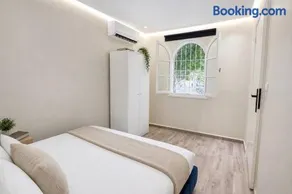 Modern Studio Walk to Hercules Cave & Achakkar Beach Free Parking AC WiFi 1 - Image 3
