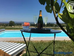 Gîte confortable avec piscine et animaux admis à Saint-André-d'Apchon - Image 1