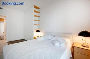 Marina Apartment - Image 2