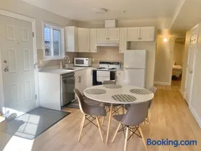 Entire 1Bed 1Bath Suite Coquitlam Centre - Image 1