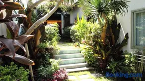 Sunshine Bungalow - Image 2