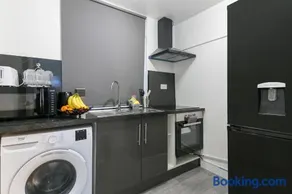 TOS Luxury Apartment Modern Private Studio - Image 2