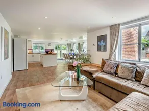 5 Bed in Norwich oc-56103 - Image 3