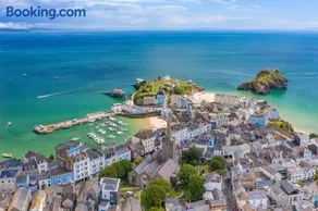 Kemendine Harbour View - perfectly positioned two level apartment in Tenby Harbour - Image 3