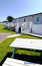 Holiday Home with Hot Tub Cornish Country SeaSide - Image 4
