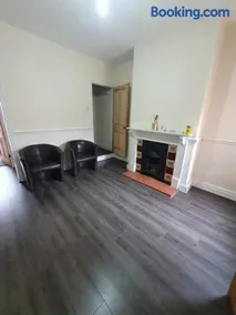 2 bedroom house - Hopefield Road - Image 4