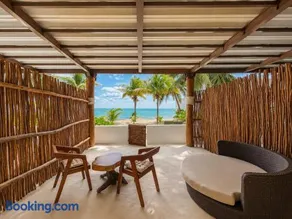 Arenika Beachfront Villa & Rooms - Image 5