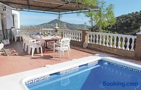 Cozy Home In Corumbela - Image 4