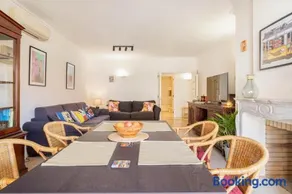 Central Cascais Apartment with private parking - Image 3
