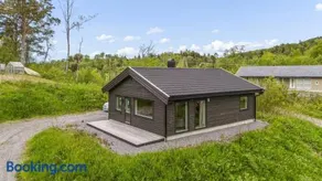Hytte i naturskjønne omgivelser ved fjorden - Image 1