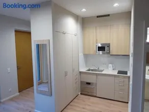 Studio Apartment 2 - Image 4