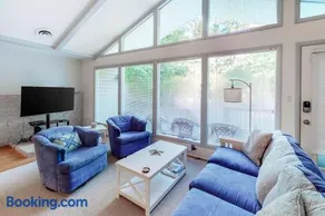 Bethany West -- 613 Laurel - Image 1