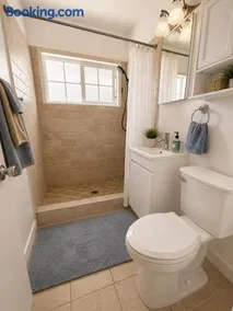 Quiet Furnished Pasadena Retreat Near Freeways - Image 3