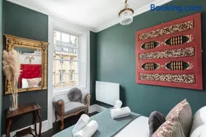 Bennett's Lodgings - Stylish 2BR Georgian Flat - Heart of Bath - Sleep 6 - Image 3