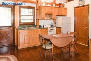 The Lake House at Garrison Farmstead near Columbia KY - Image 1